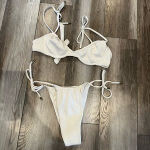 Monday Isla Mujeres bikini, top size small, bottom size medium